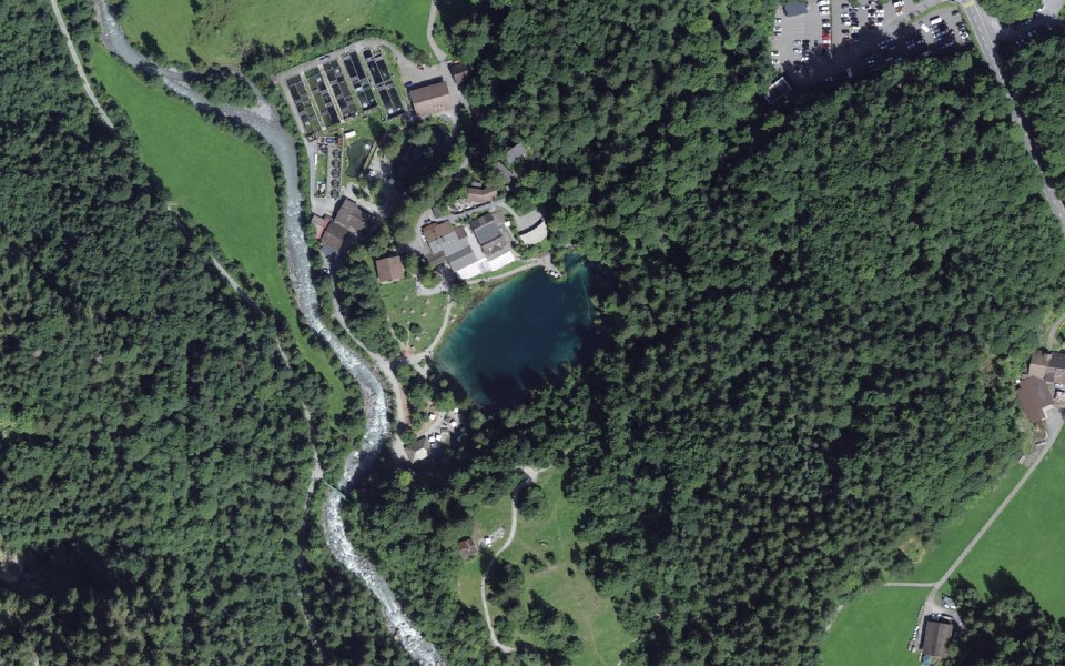 Luftbild mit Messpunkt: Blausee