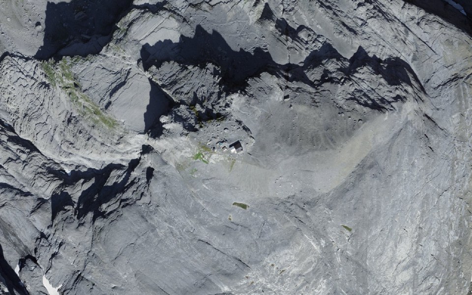 Luftbild mit Messpunkt: Fründenhütte SAC