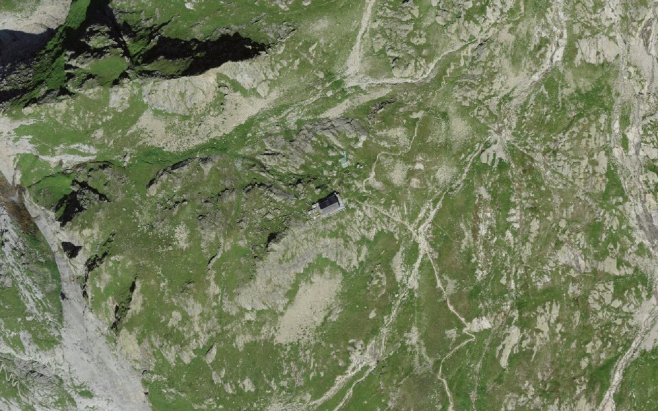 Luftbild mit Messpunkt: Glecksteinhütte SAC