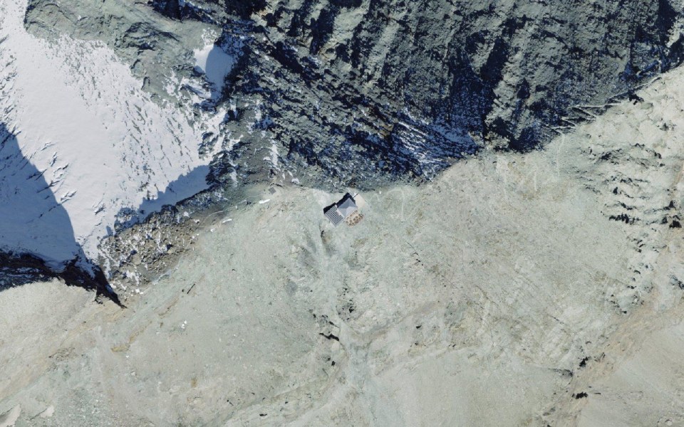 Luftbild mit Messpunkt: Hörnlihütte