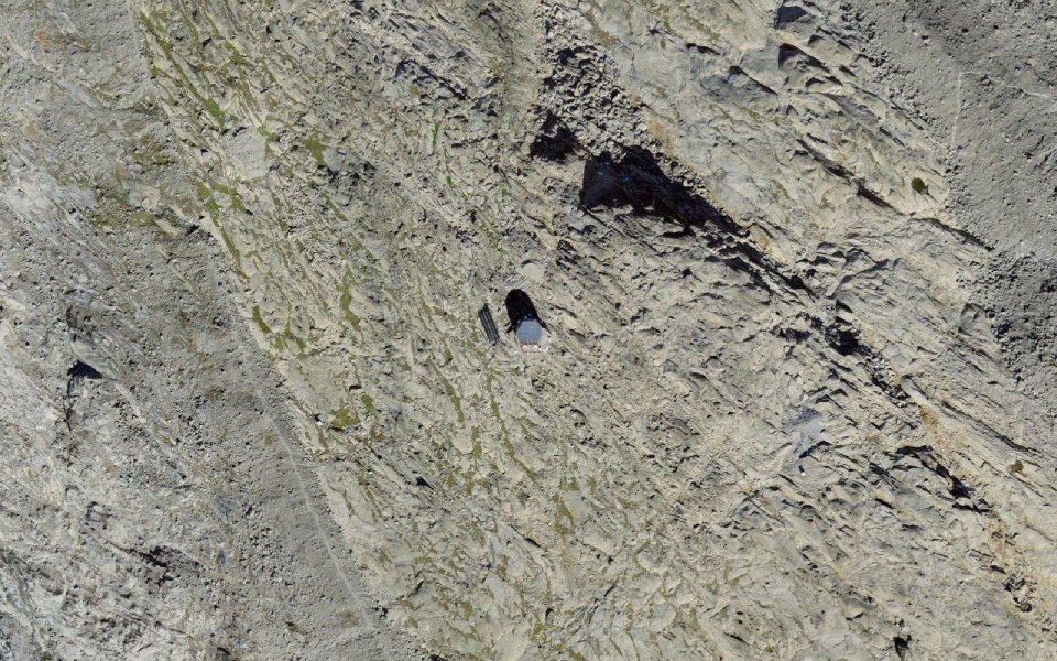 Luftbild mit Messpunkt: Monte-Rosa-Hütte SAC