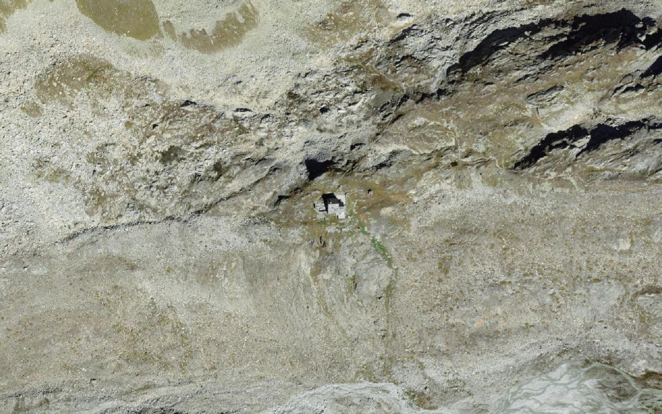 Luftbild mit Messpunkt: Rotondohütte SAC