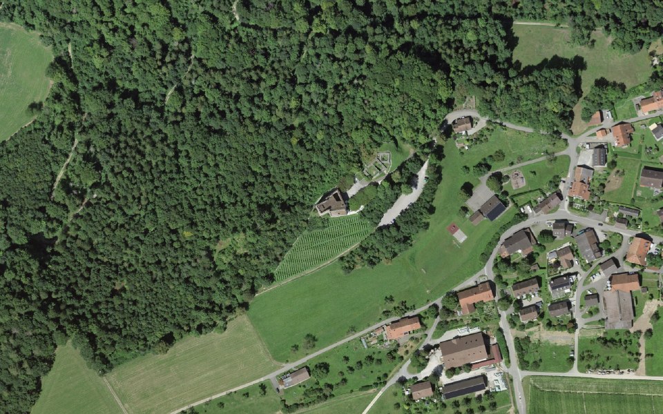 Luftbild mit Messpunkt: Schloss Habsburg