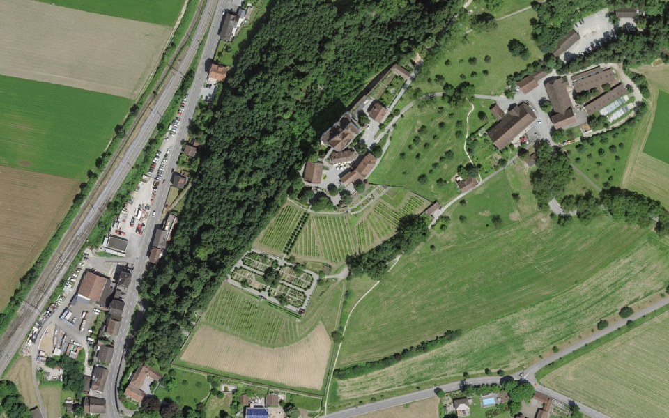 Luftbild mit Messpunkt: Schloss Wildegg